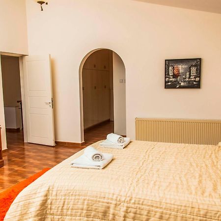 6 Bdr Villa With Tennis Court Paphos 外观 照片