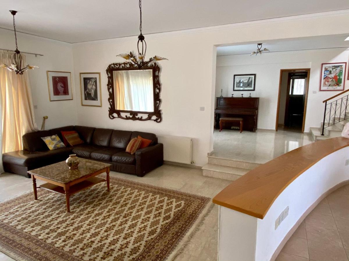 6 Bdr Villa With Tennis Court Paphos 外观 照片