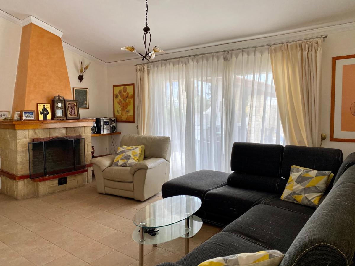 6 Bdr Villa With Tennis Court Paphos 外观 照片