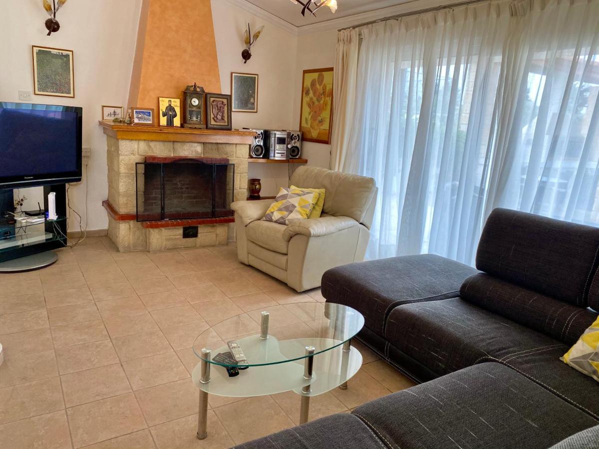 6 Bdr Villa With Tennis Court Paphos 外观 照片