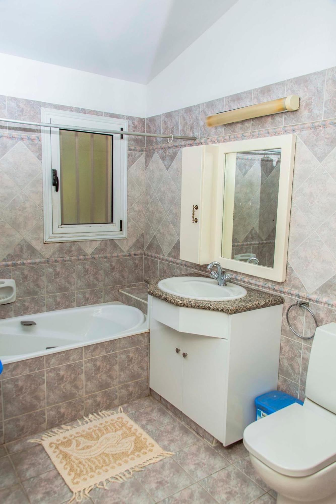 6 Bdr Villa With Tennis Court Paphos 外观 照片