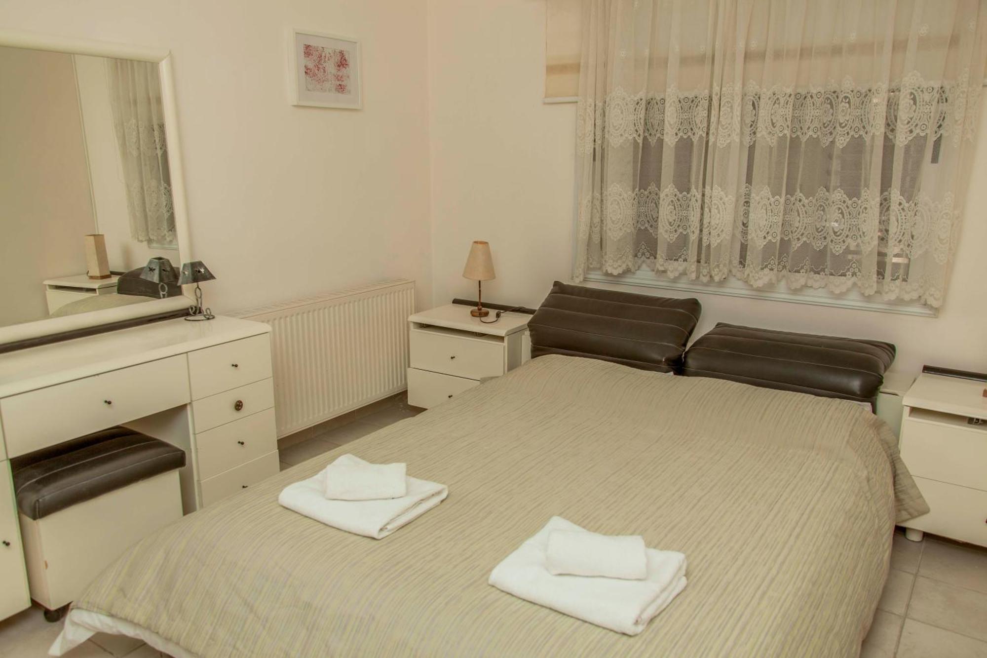 6 Bdr Villa With Tennis Court Paphos 外观 照片