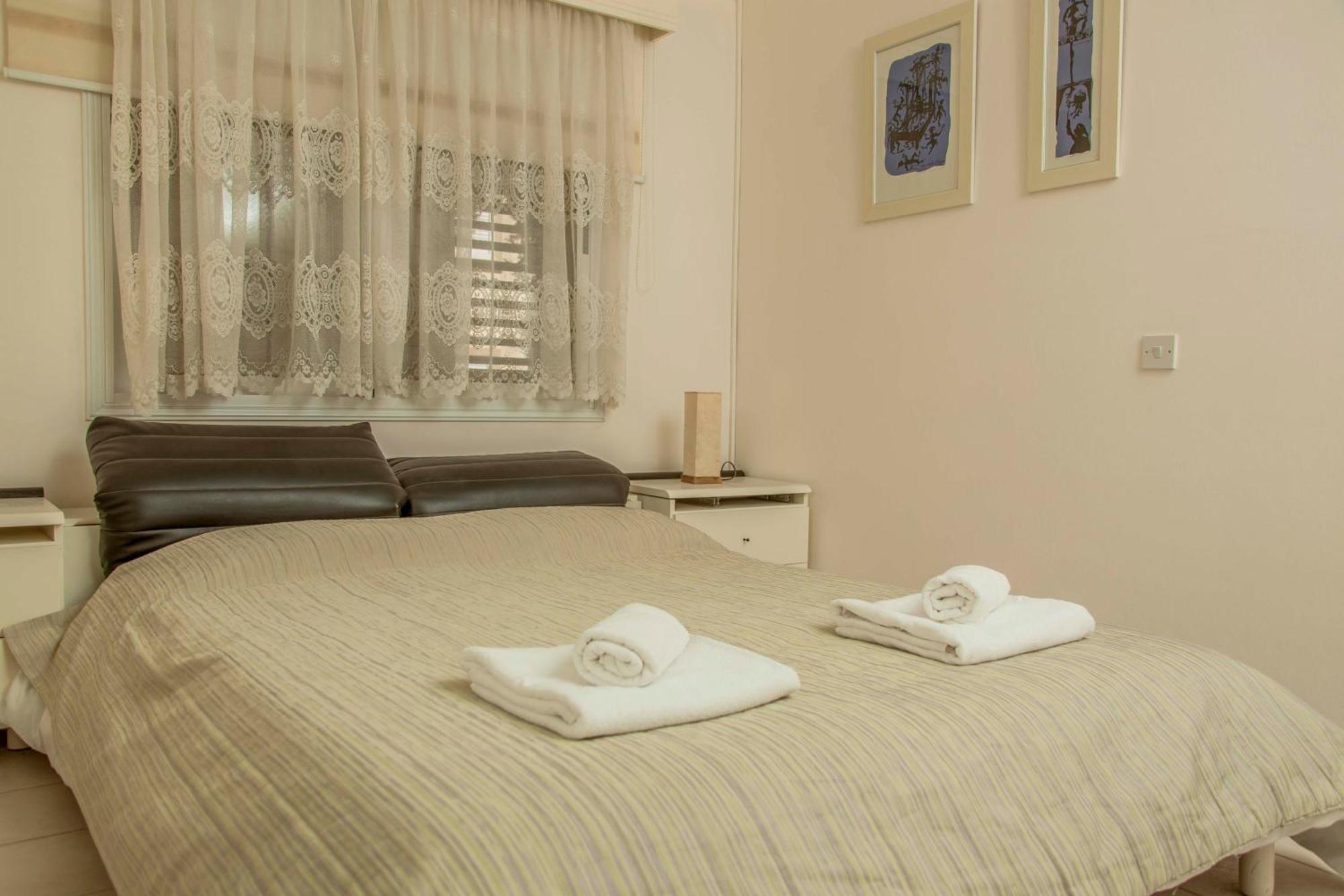 6 Bdr Villa With Tennis Court Paphos 外观 照片
