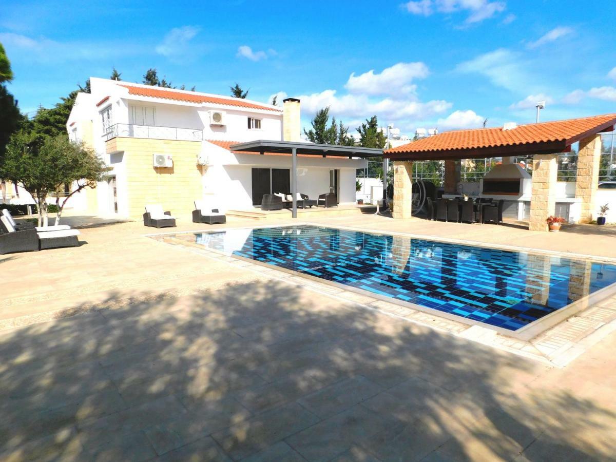 6 Bdr Villa With Tennis Court Paphos 外观 照片