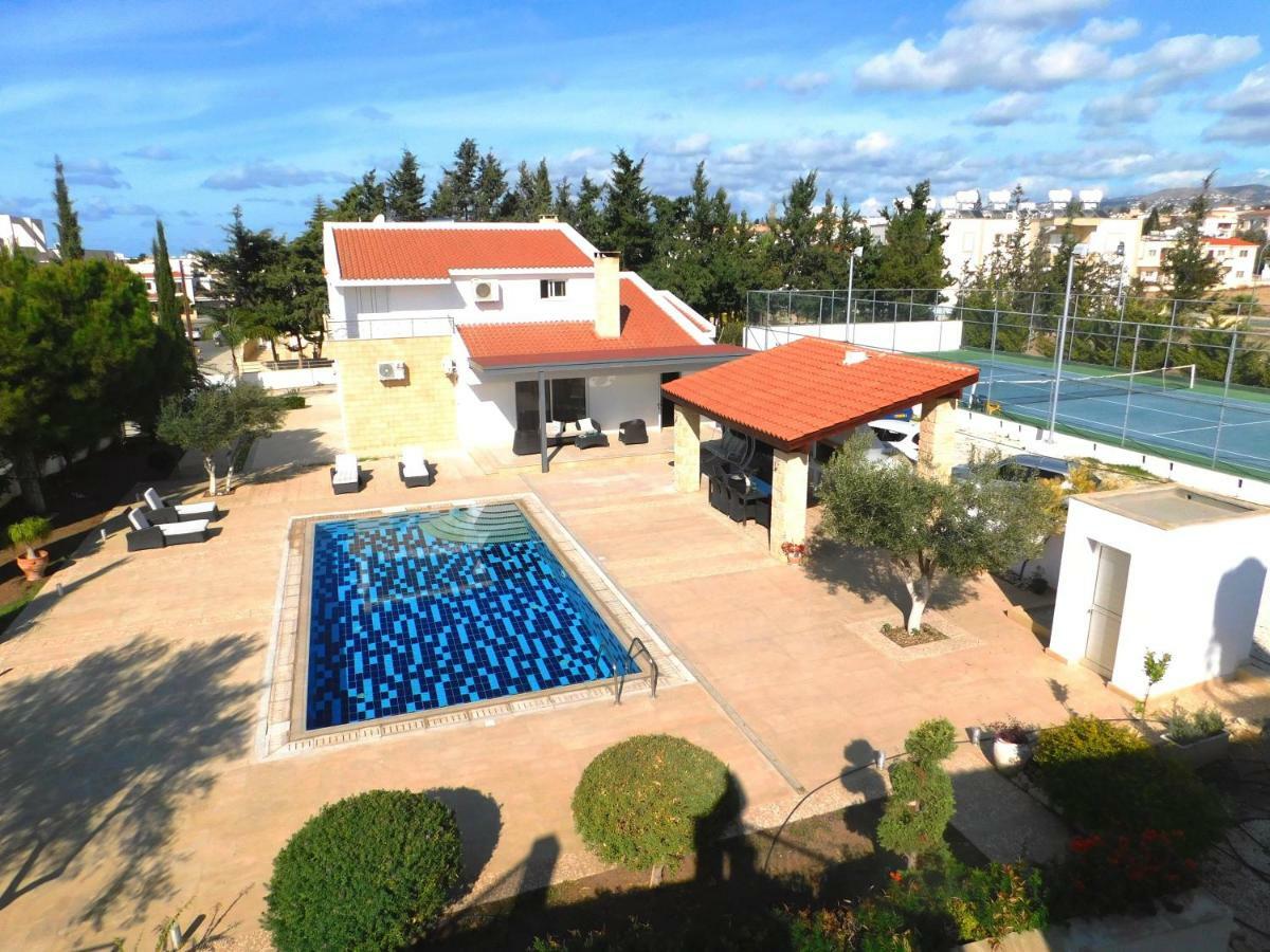 6 Bdr Villa With Tennis Court Paphos 外观 照片